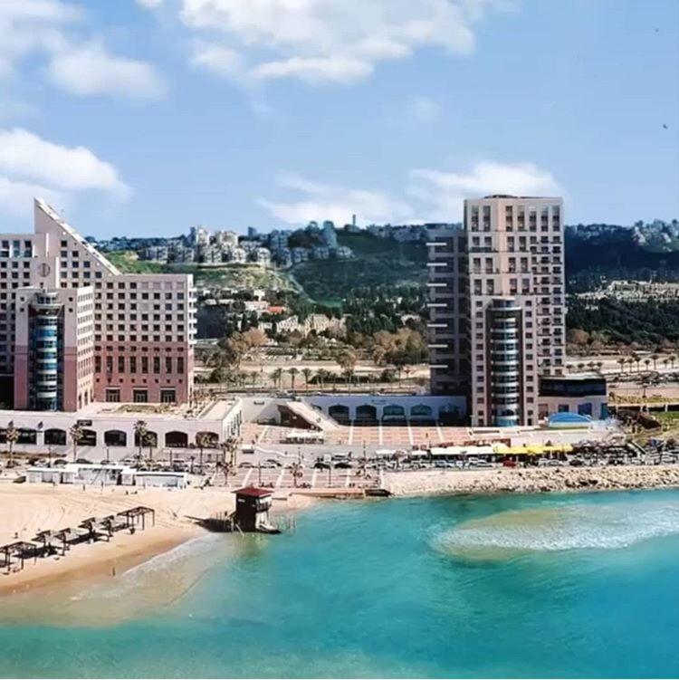 Suite On The Beach Haifa Exterior foto