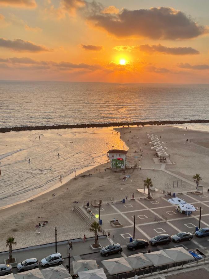Suite On The Beach Haifa Exterior foto