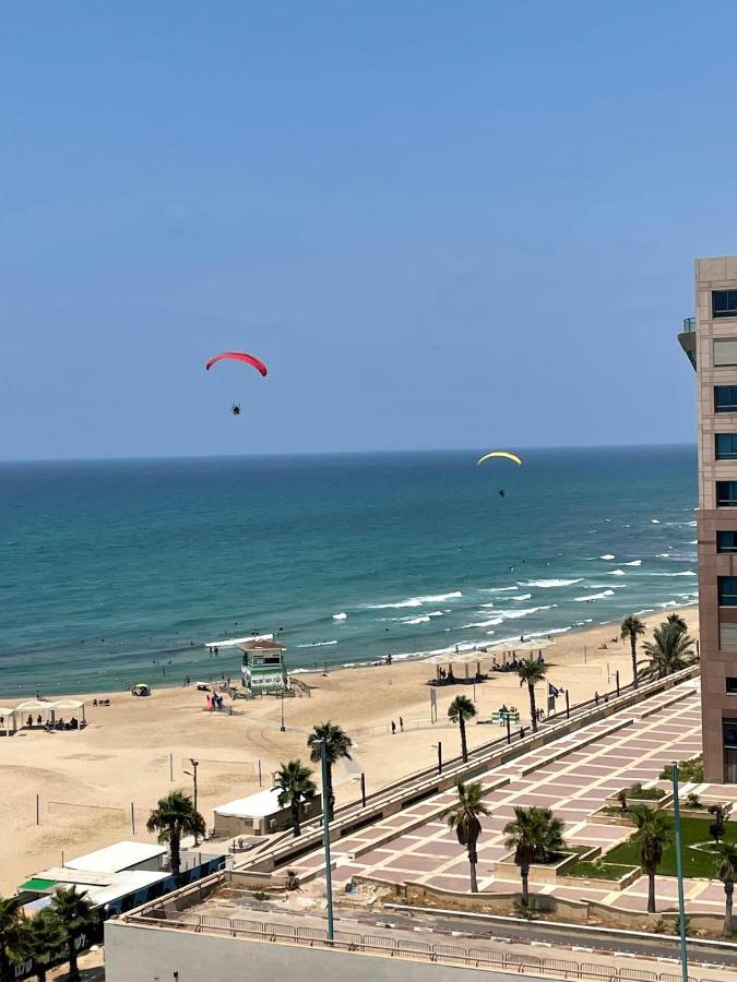 Suite On The Beach Haifa Exterior foto