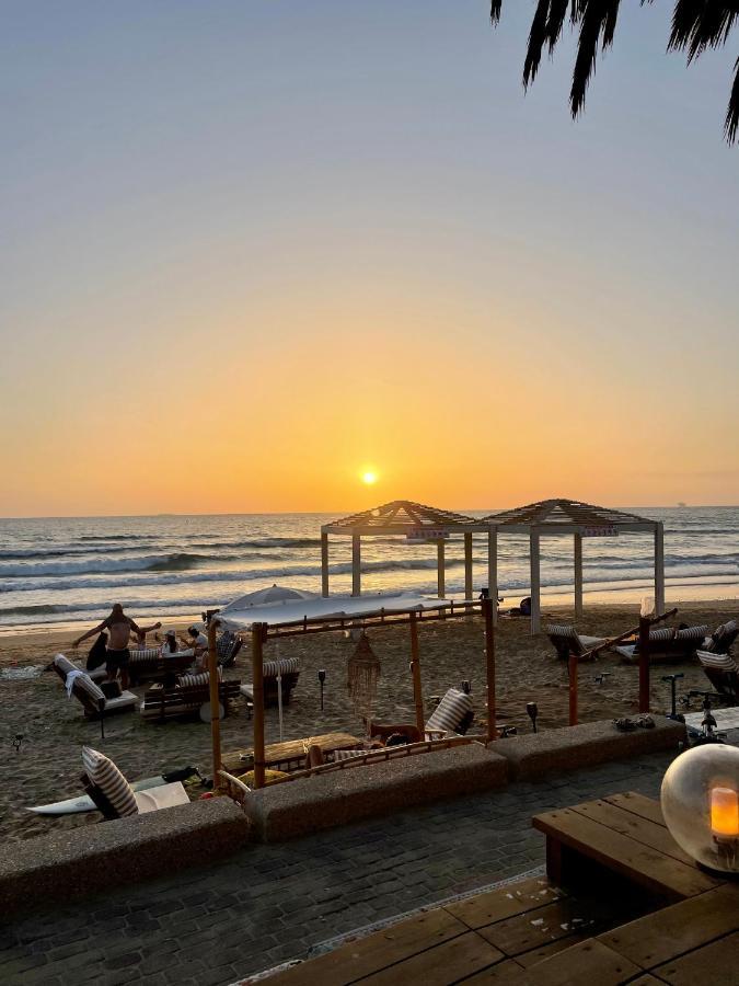 Suite On The Beach Haifa Exterior foto