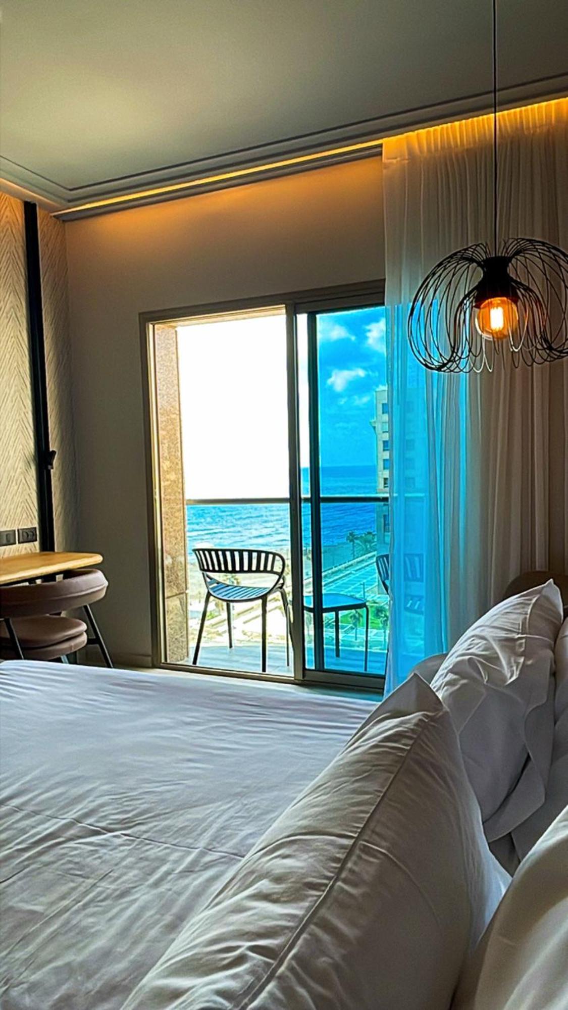 Suite On The Beach Haifa Exterior foto